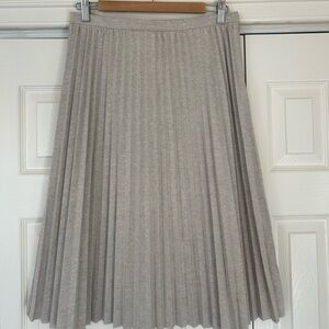 Elegant Gray Pleated Skirt